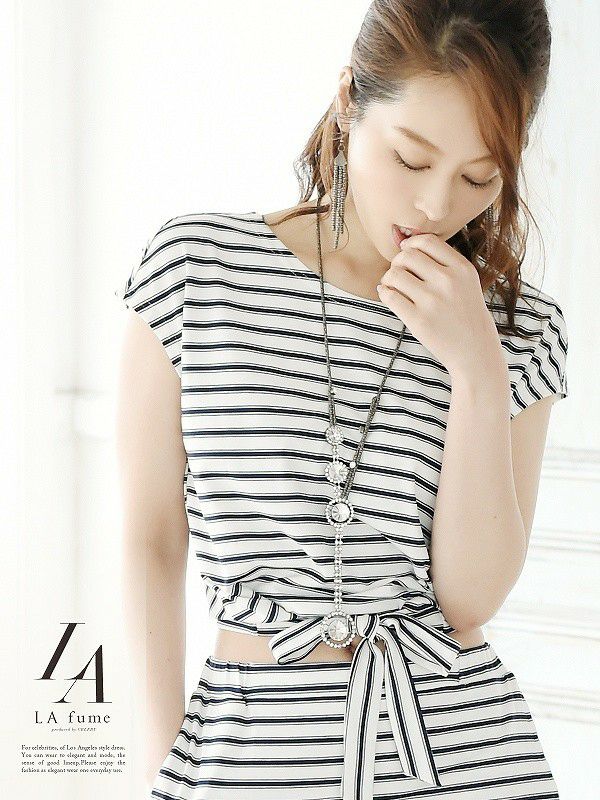 【LAfume】お腹見せゆるカジュアル膝丈ボーダーセットアップキャバワンピース 膝丈2pセットアップ