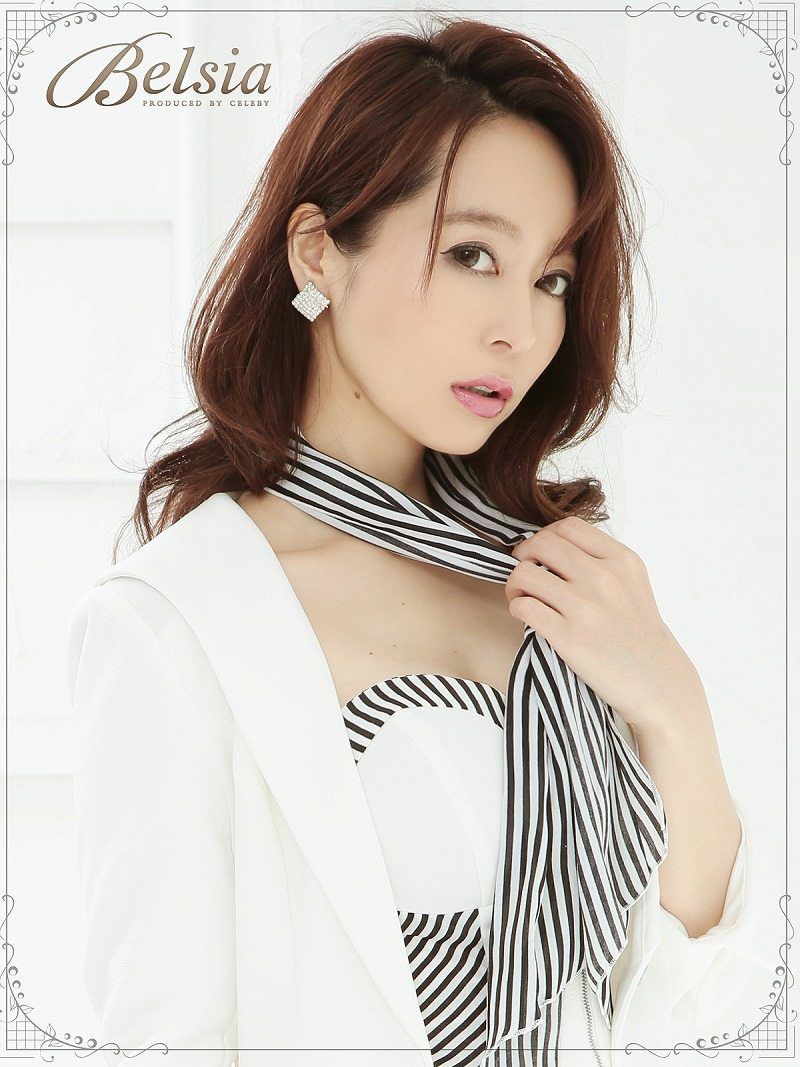【Belsia】4点set!ストライプ柄ボウタイスカーフ付セットアップキャバスーツ キャバクラスーツ【ベルシア】(S/M/L)(ブラック/ホワイト)