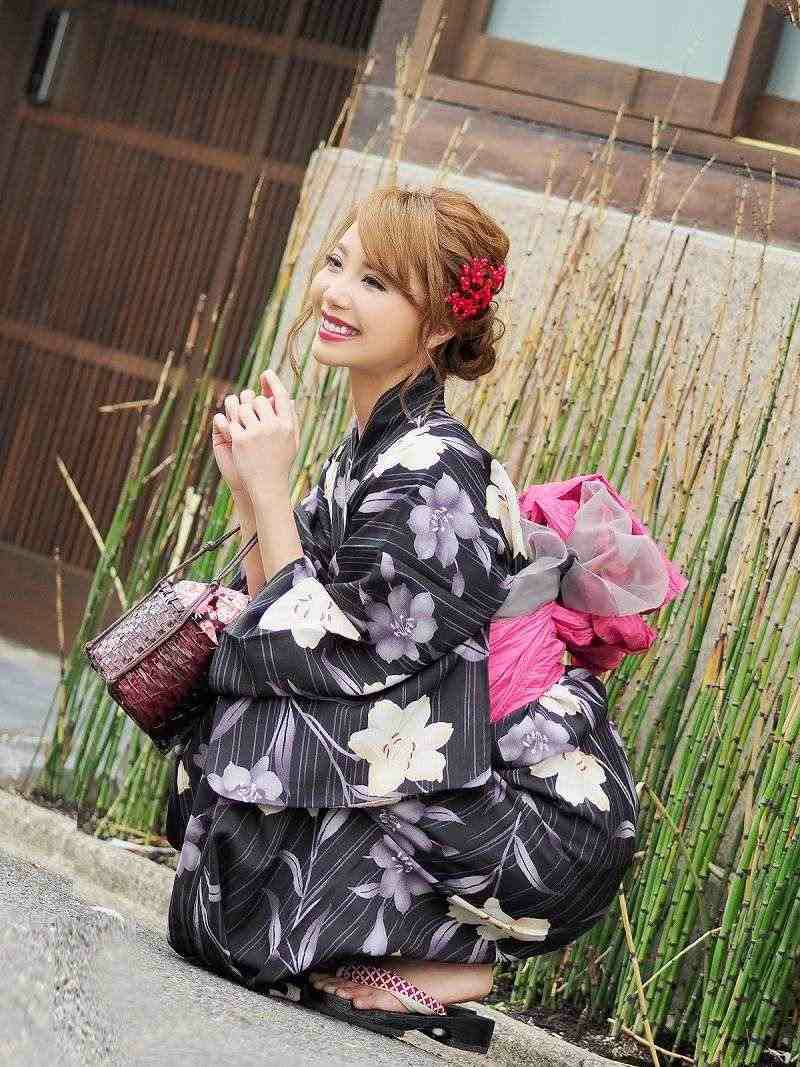 10 Offsale 80 7542 即納 キャバ浴衣3点セット 縞黒地 ゆり柄キャバ浴衣 花火大会やイベントで活躍レディース浴衣 Rew You リューユ 10 Offsale 80 7542 即納 キャバ浴衣3点セット 縞黒地 ゆり柄キャバ浴衣 花火大会やイベントで活躍レディース浴衣 Rew You リューユ