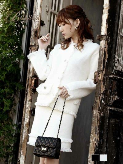 MAX半額SALE￥10978→￥9880！ モヘア調フリンジデザイン長袖ニットセットアップレディーススーツ  加賀美早紀 着用キャバスーツ【Belsia】(M)(ブラック/ホワイト)